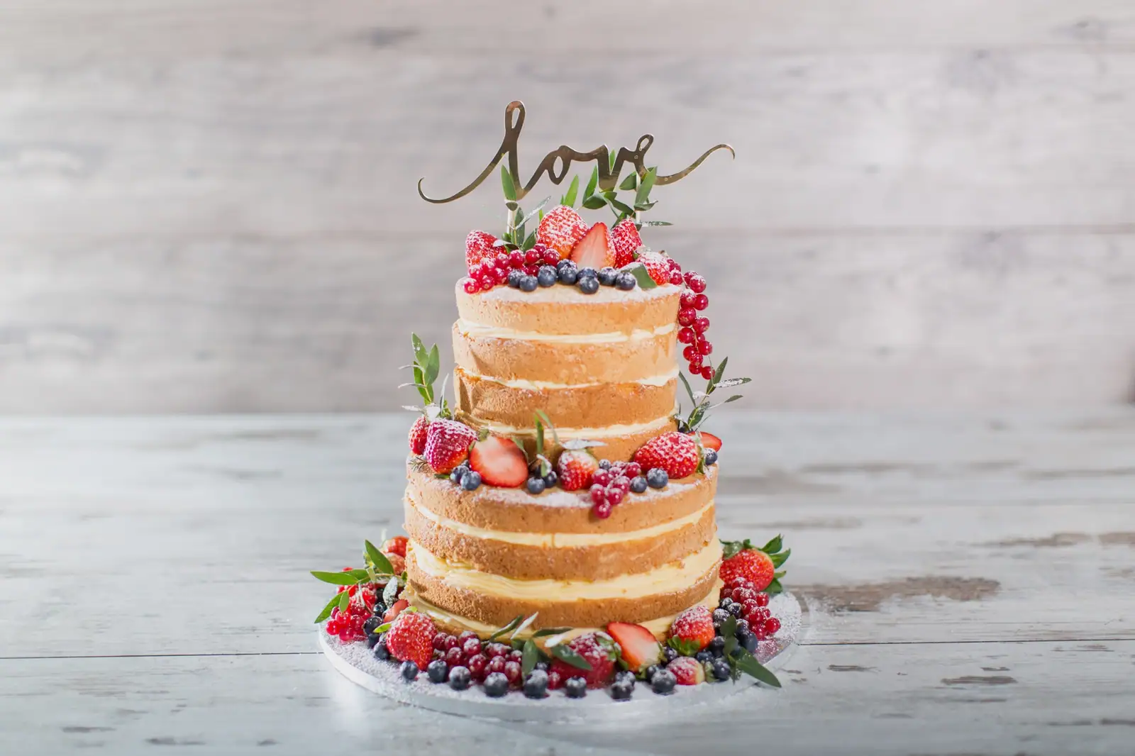 Elegancki tort weselny